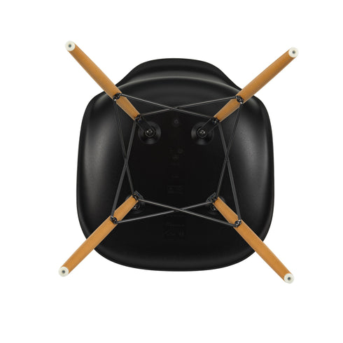 Cadeira Eames em Plástico DSW / Ácer Dourado